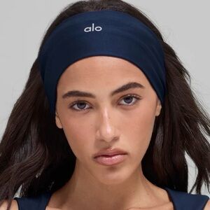 NWT ALO Yoga - Performance Conquer Headband - Navy
